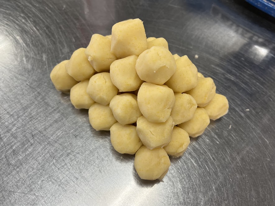 鉄線用の黄味餡