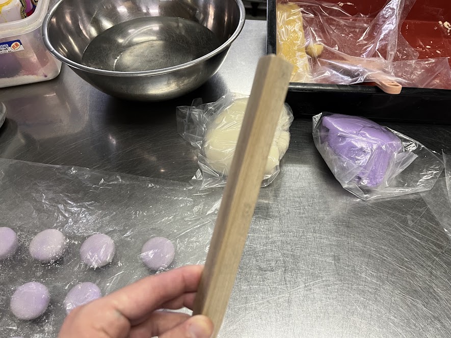 鉄線に使う三角ヘラ