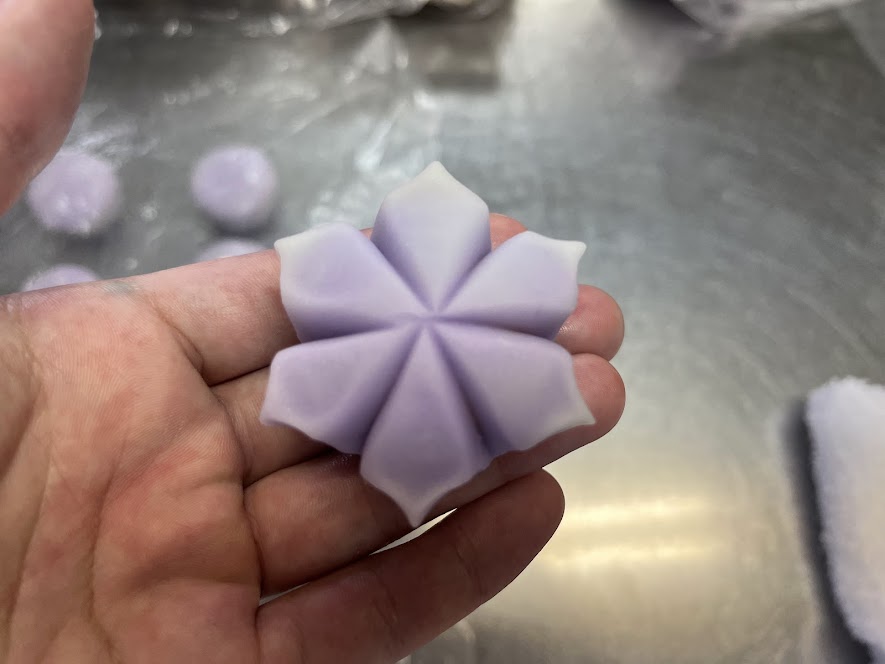 鉄線の花弁の形を作る