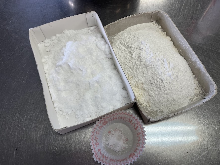 水無月用の砂糖、小麦粉、上用粉、餅粉、食塩