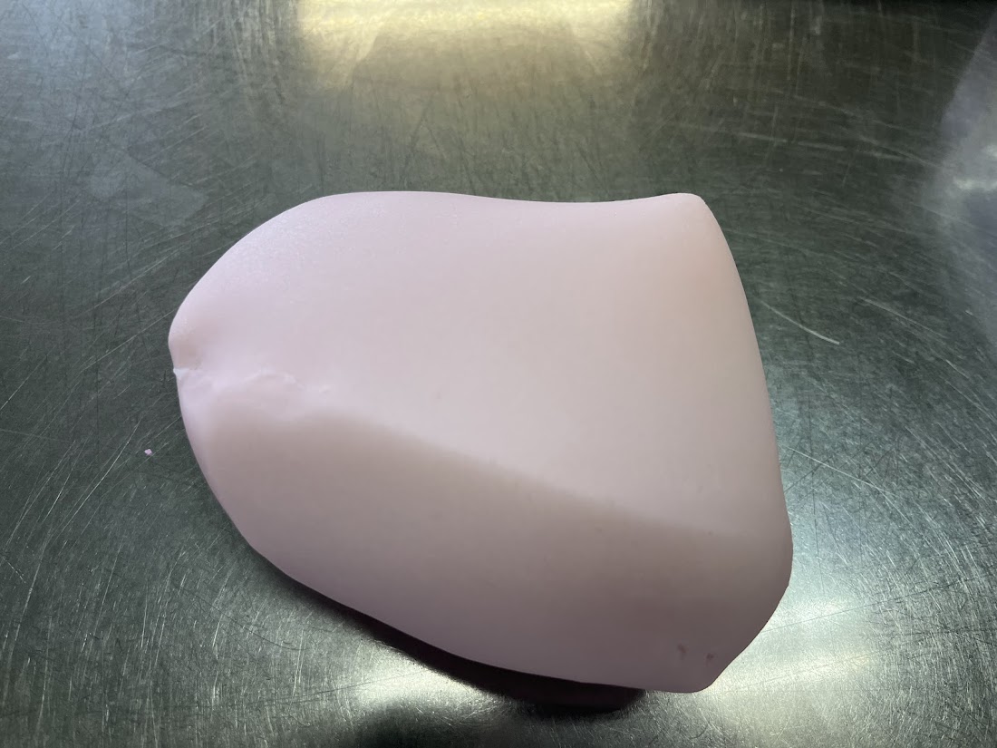 ピンク色に着色した立葵の練切