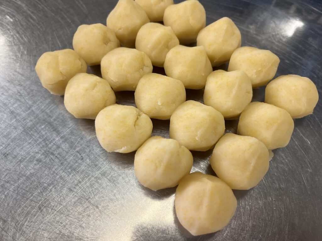 立葵の中あんの黄味餡