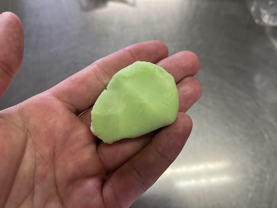 香魚用緑練切