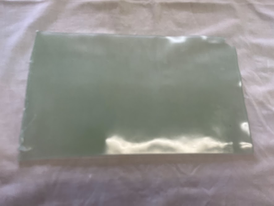 水色に薄く流しておいた羊羹