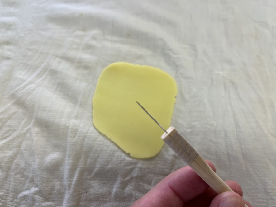 抜き枠を抜くために針
