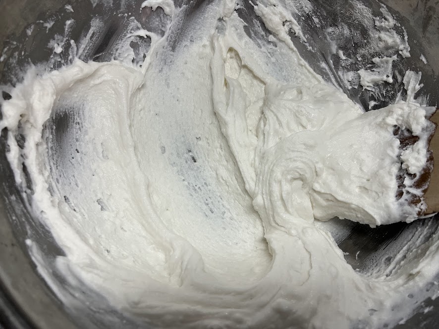 千代の梅の牛皮粉を水で混ぜ合わせる