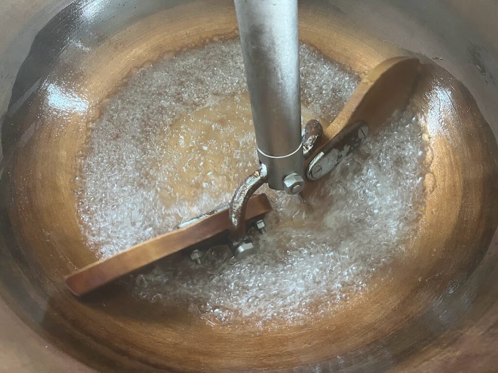 上用饅頭のあんこの液糖を作る