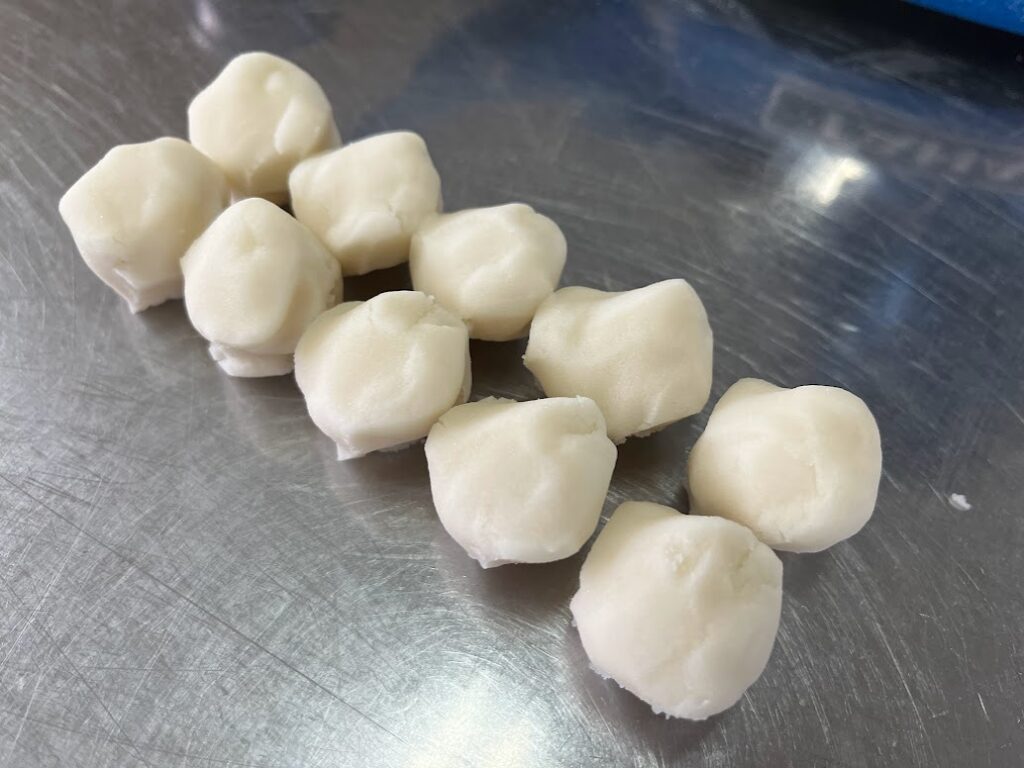 白の中割餡(白あん)