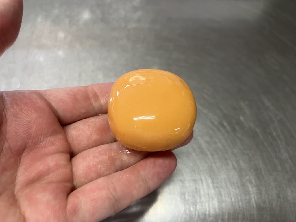 錦玉を塗った柿