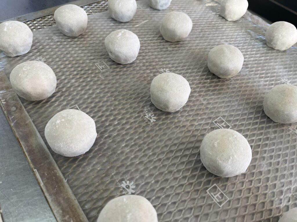 包餡された蕎麦上用饅頭