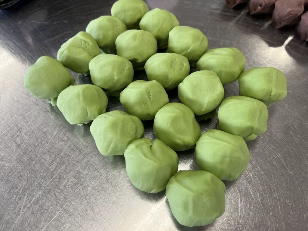 上生松の緑練切２