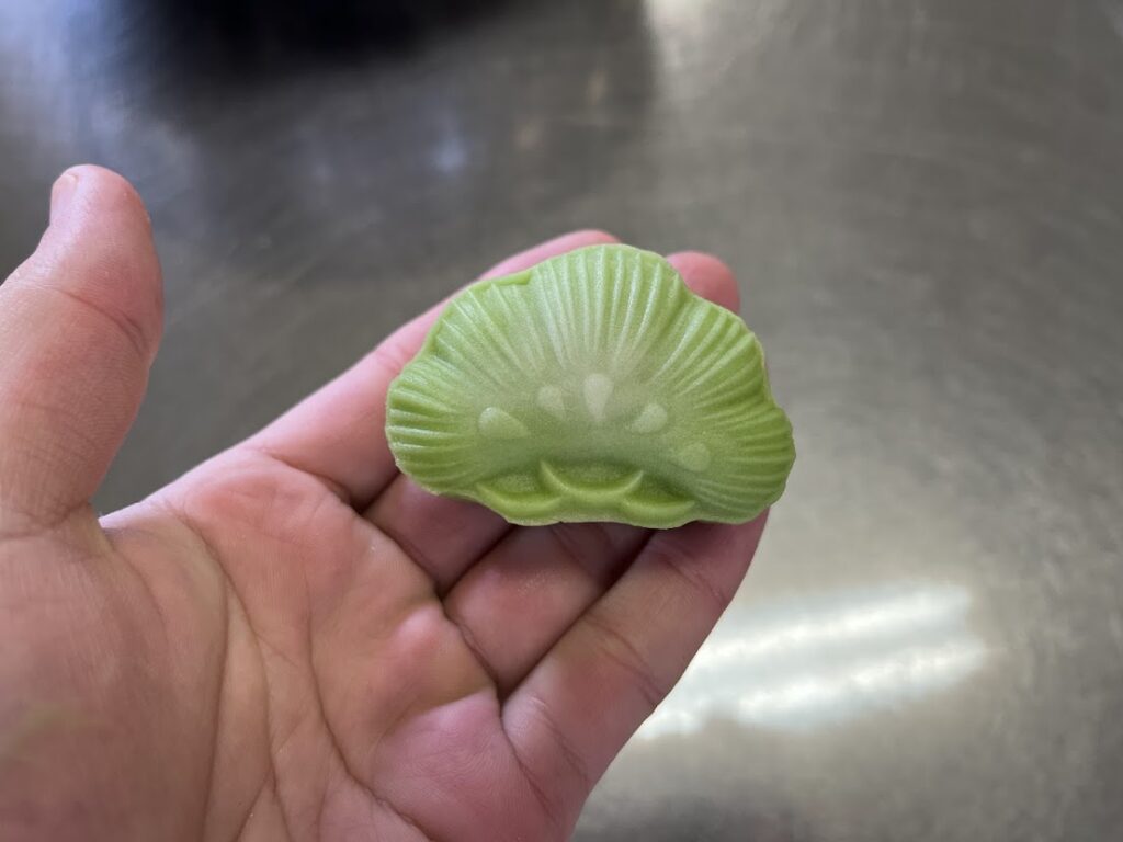 木枠から抜いた上生の松