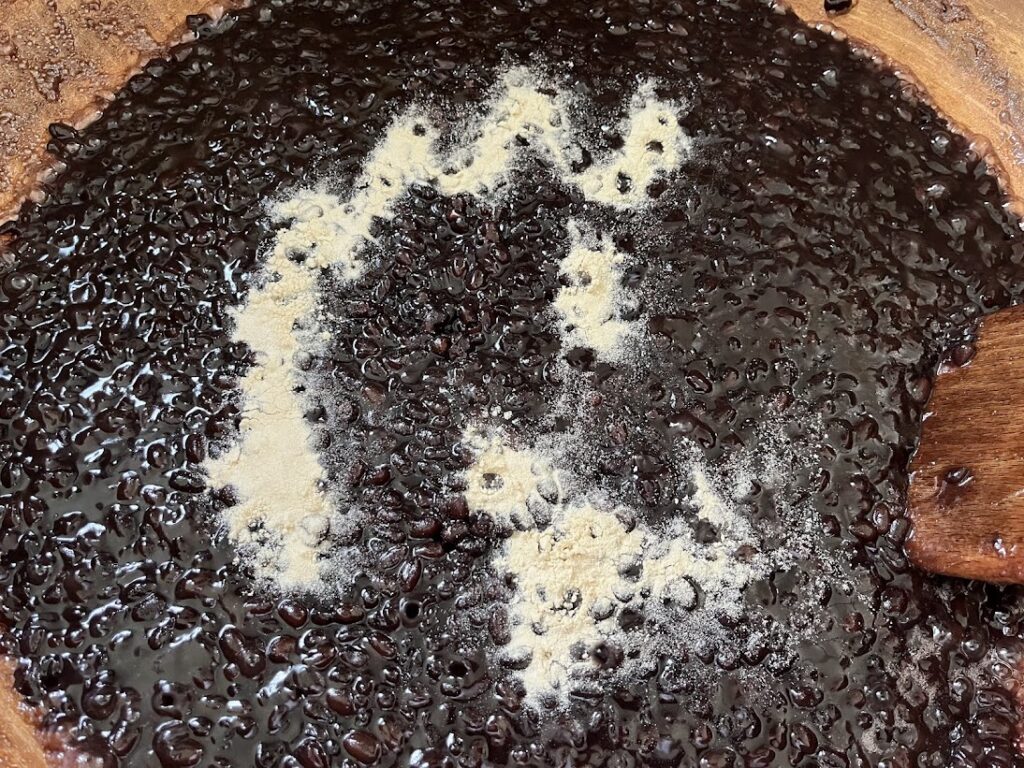 種助を加えた最中餡