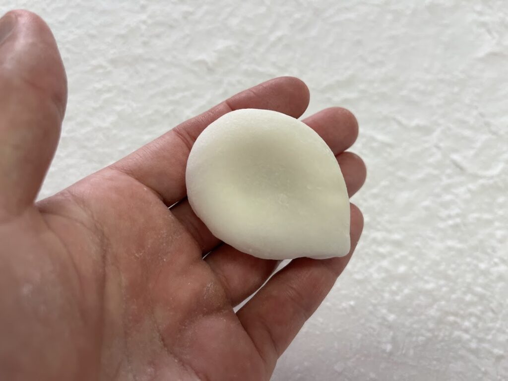上生菓子の鶴のくぼみとおしりを作ったところ