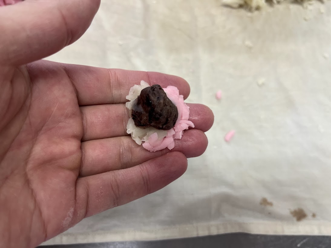 粒あんの下にきんとん餡を貼り付ける