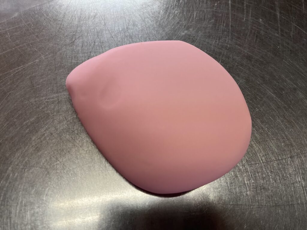 上生菓子の気持ちのピンク練切