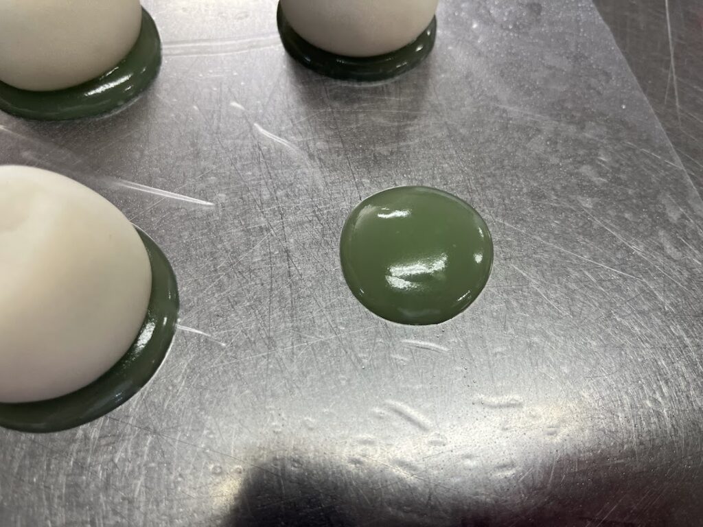 水色の羊羹を垂らす