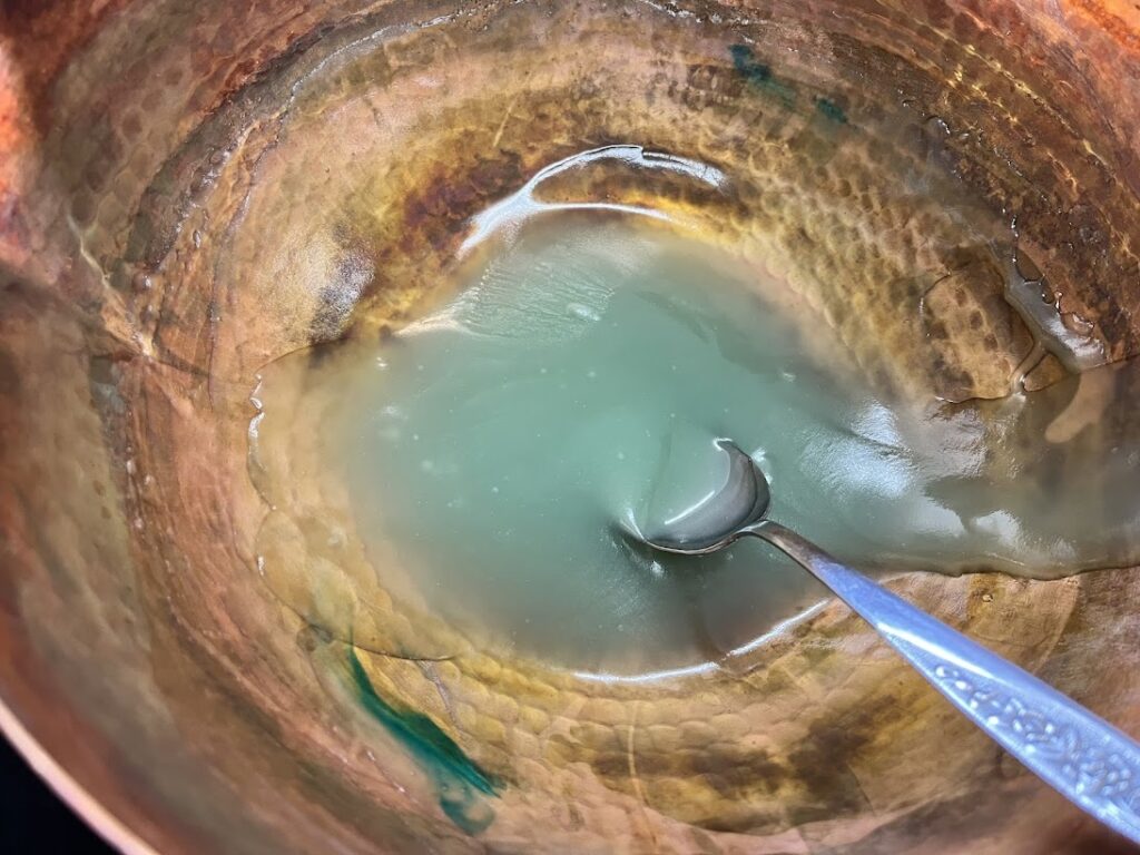 羊羹を水色に着色