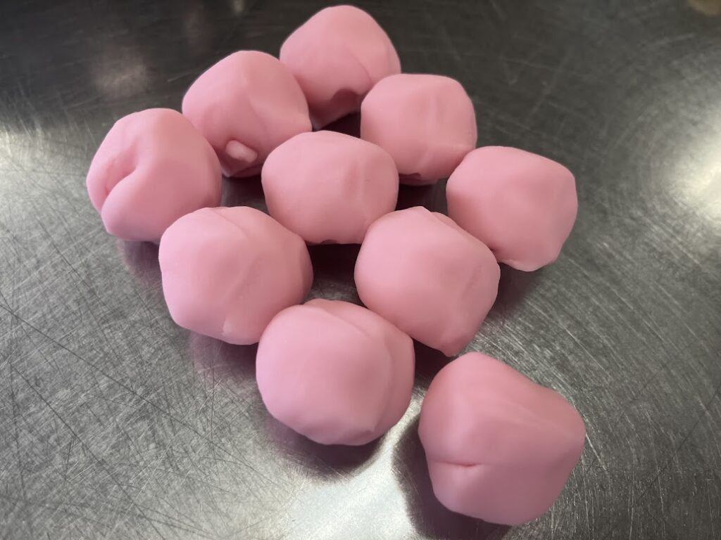 糸菊のピンク練切